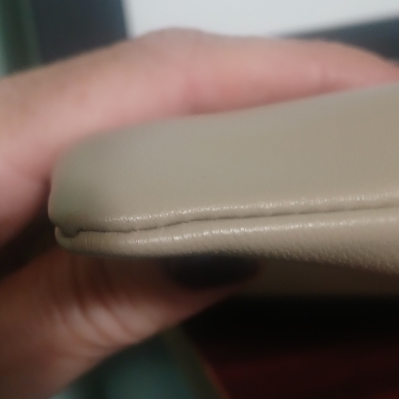 LIKE NEW Doris & Jacky Leather Wristlet - Picture 4 of 6